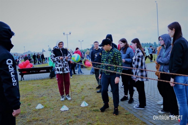 Читатель: Сегодня в Бресте на празднике «Дети нового 1000-летия»
             
                Читатель: Сегодня в Бресте на празднике «Дети нового 1000-летия»