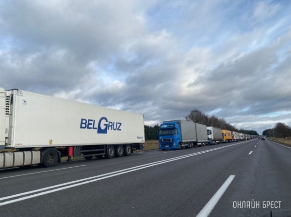 Беларусь вводит запрет на въезд машин, зарегистрированных в ЕС Беларусь вводит запрет на въезд машин, зарегистрированных в ЕС