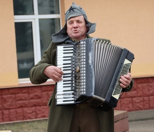 Уникальный Поезд направляется в сторону Бреста. Фоторепортаж Уникальный Поезд направляется в сторону Бреста. Фоторепортаж