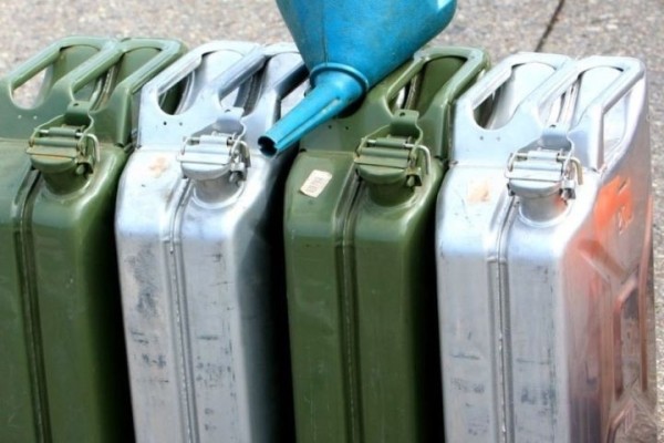 Начальник придумал, как похитить более 1,5 тысячи литров топлива. А потом его вычислили Начальник придумал, как похитить более 1,5 тысячи литров топлива. А потом его вычислили