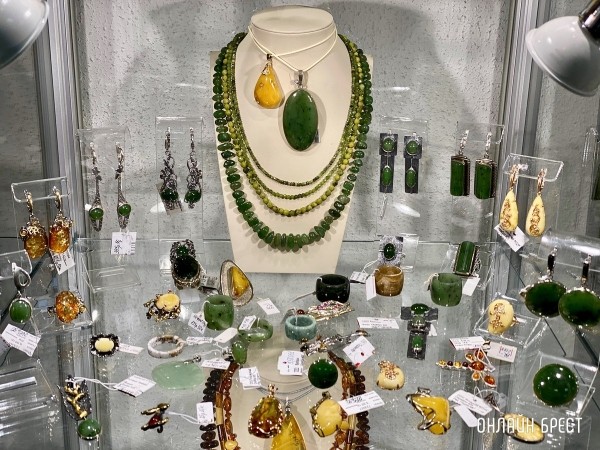 Экспозиция, которая вас удивит! Большой фоторепортаж с уникальной выставки-ярмарки «В мире самоцветов» в Бресте