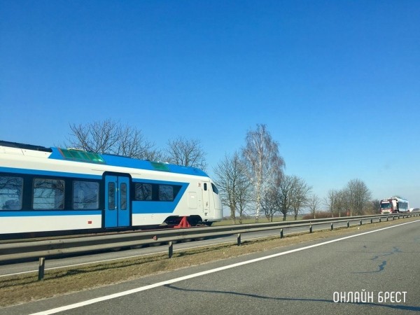 Читатель: Пару дней назад в сторону Бреста везли вагоны. Куда их потом направляют?
             
                Читатель: Пару дней назад в сторону Бреста везли вагоны. Куда их потом направляют?