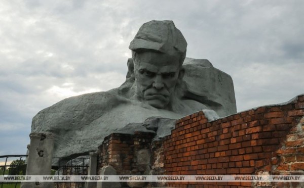 Мемориал «Брестская крепость-герой» в фотоархиве Мемориал «Брестская крепость-герой» в фотоархиве