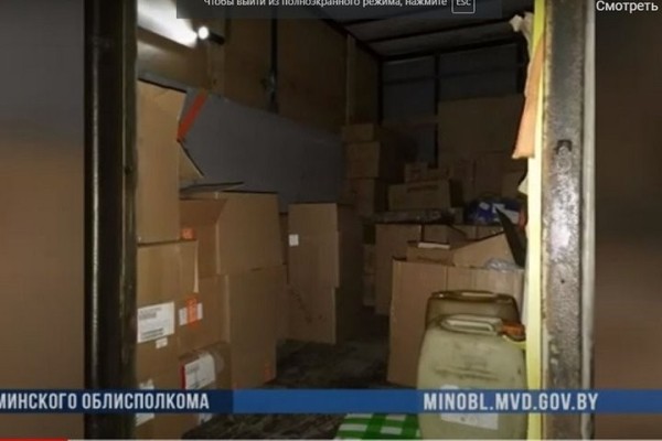 На трассе М1 воры «обчистили» грузовик со спящим водителем На трассе М1 воры «обчистили» грузовик со спящим водителем