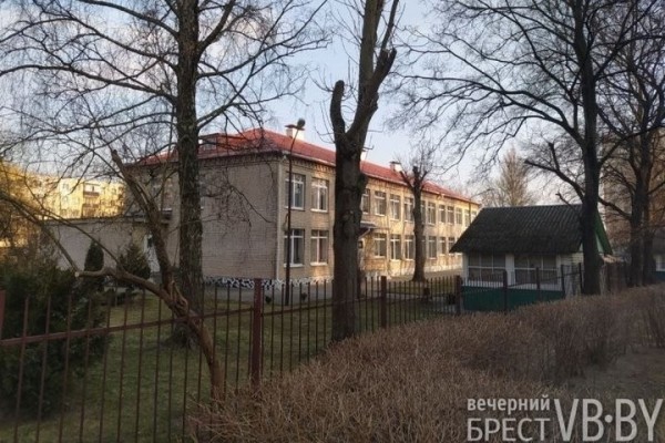 Двое детей из Минской области почти месяц живут в брестском приюте Двое детей из Минской области почти месяц живут в брестском приюте