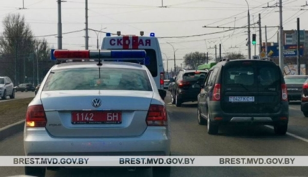 В Бресте ГАИ провела прогон «скорой» В Бресте ГАИ провела прогон «скорой»