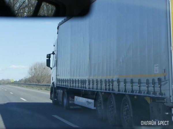 В Германии 30-летний белорус грел чай в кабине фуры и получил ожоги