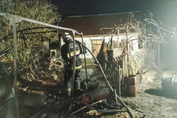 В Берёзовском районе сгорел вагончик В Берёзовском районе сгорел вагончик