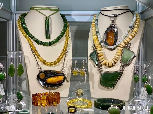 Экспозиция, которая вас удивит! Большой фоторепортаж с уникальной выставки-ярмарки «В мире самоцветов» в Бресте