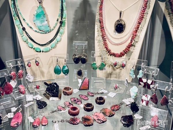 Экспозиция, которая вас удивит! Большой фоторепортаж с уникальной выставки-ярмарки «В мире самоцветов» в Бресте