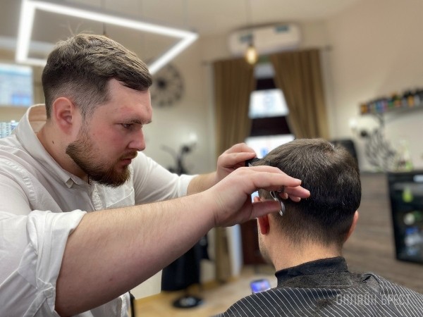 В новом барбершопе «Gartem» на Карла Маркса стильно преображают, дарят скидку, угощают кофе и предлагают сыграть в Play Station В новом барбершопе «Gartem» на Карла Маркса стильно преображают, дарят скидку, угощают кофе и предлагают сыграть в Play Station
