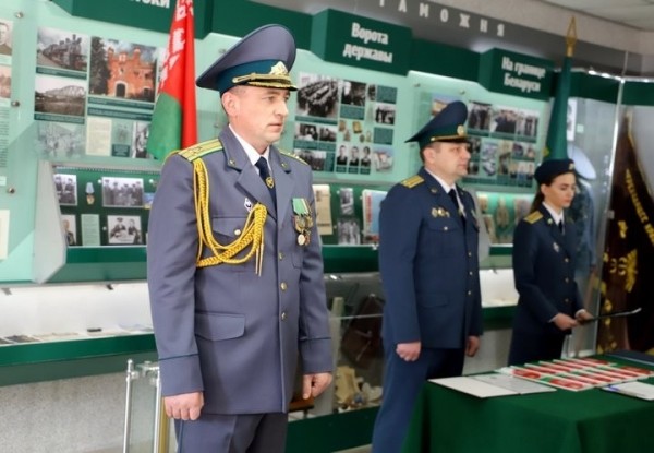 Молодые сотрудники Брестской таможни принесли присягу