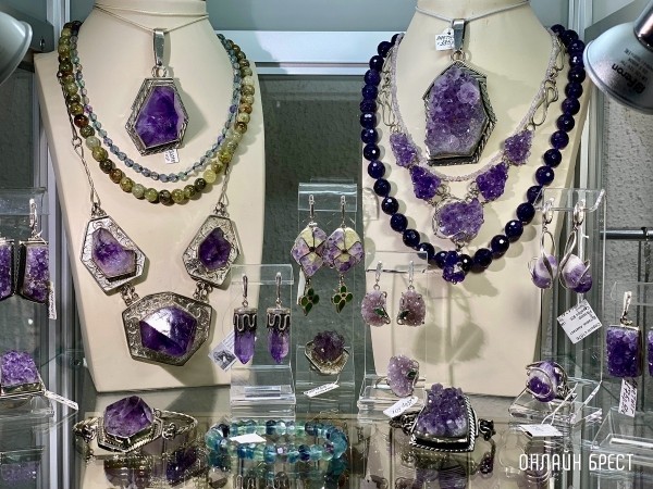 Экспозиция, которая вас удивит! Большой фоторепортаж с уникальной выставки-ярмарки «В мире самоцветов» в Бресте