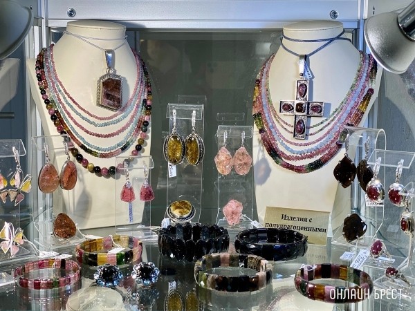 Экспозиция, которая вас удивит! Большой фоторепортаж с уникальной выставки-ярмарки «В мире самоцветов» в Бресте