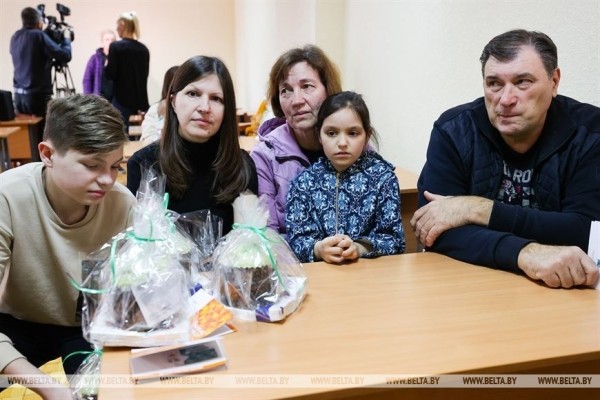 Три истории о вере в чудо и людей: брестчане поздравили украинских беженцев с Пасхой Три истории о вере в чудо и людей: брестчане поздравили украинских беженцев с Пасхой