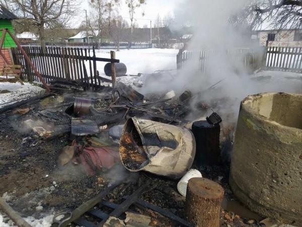 В Брестской области в деревне Новое Роматово горела летняя кухня В Брестской области в деревне Новое Роматово горела летняя кухня