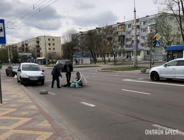 В Бресте на Я.Купалы водитель сбил женщину. Стали известны подробности В Бресте на Я.Купалы водитель сбил женщину. Стали известны подробности
