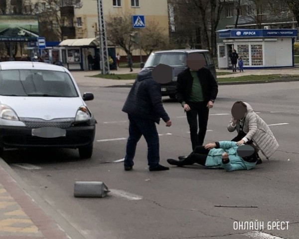 В Бресте на Я.Купалы водитель сбил женщину. Стали известны подробности В Бресте на Я.Купалы водитель сбил женщину. Стали известны подробности