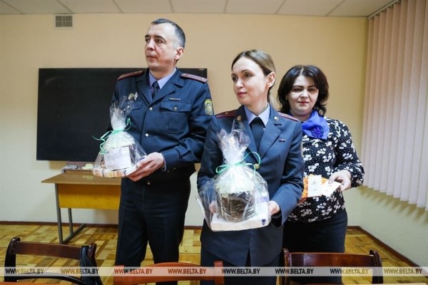 Три истории о вере в чудо и людей: брестчане поздравили украинских беженцев с Пасхой Три истории о вере в чудо и людей: брестчане поздравили украинских беженцев с Пасхой