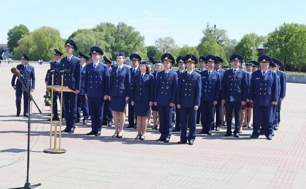 Памятный знак погибшим в годы войны прокурорам открыли в Бресте Памятный знак погибшим в годы войны прокурорам открыли в Бресте