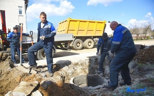 Как идет благоустройство двора в Барановичах, где упал самолет Как идет благоустройство двора в Барановичах, где упал самолет