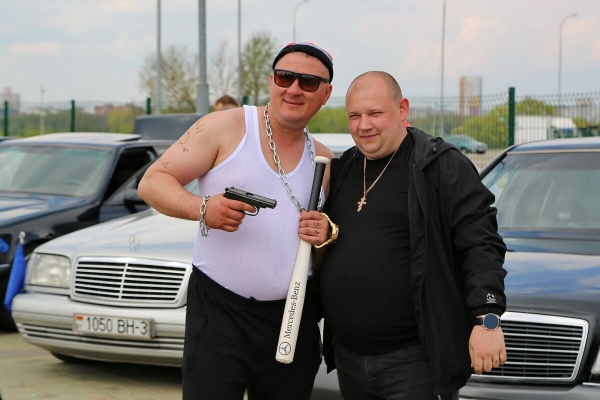 «После $30 000 вложения перестал считать». Пообщались с владельцами старых Mercedes