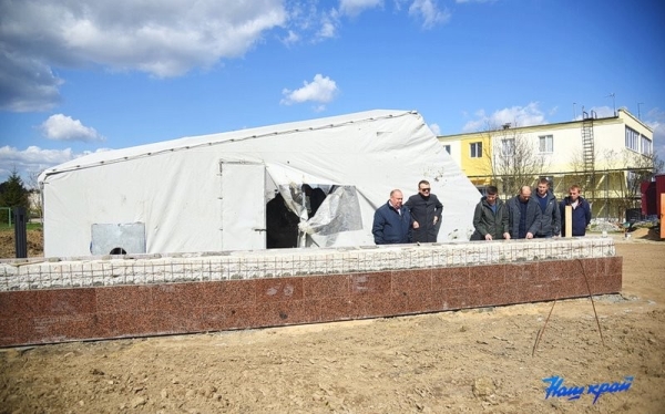 Как идет благоустройство двора в Барановичах, где упал самолет Как идет благоустройство двора в Барановичах, где упал самолет