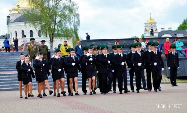 Читатель: Городской смотр строя и песни в Брестской крепости - https://onlinebrest.by/publikacii/chitatel-gorodskoy-smotr-stroya-i-pesni-v-brestskoy-kreposti.html
             
                Читатель: Городской смотр строя и песни в Брестской крепости - https://onlinebrest.by/publikacii/chitatel-gorodskoy-smotr-stroya-i-pesni-v-brestskoy-kreposti.html