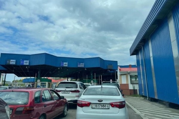 Водители устроили драку на польско-белорусской границе Водители устроили драку на польско-белорусской границе