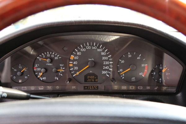 «После $30 000 вложения перестал считать». Пообщались с владельцами старых Mercedes