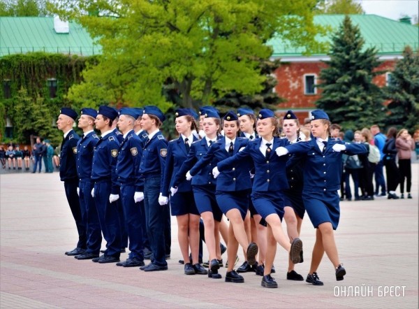 Читатель: Городской смотр строя и песни в Брестской крепости - https://onlinebrest.by/publikacii/chitatel-gorodskoy-smotr-stroya-i-pesni-v-brestskoy-kreposti.html
             
                Читатель: Городской смотр строя и песни в Брестской крепости - https://onlinebrest.by/publikacii/chitatel-gorodskoy-smotr-stroya-i-pesni-v-brestskoy-kreposti.html