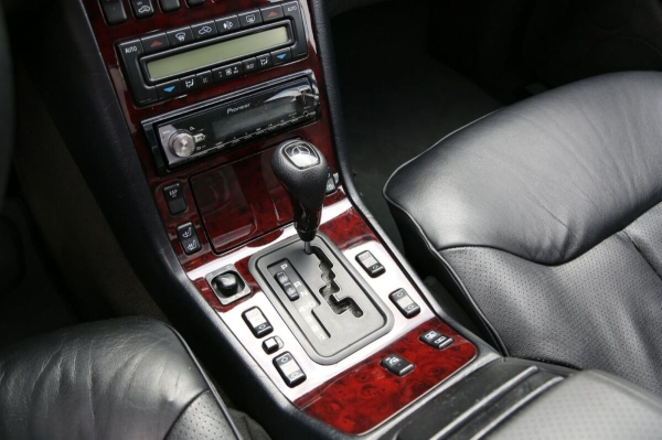 «После $30 000 вложения перестал считать». Пообщались с владельцами старых Mercedes