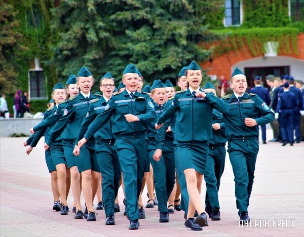 Читатель: Городской смотр строя и песни в Брестской крепости - https://onlinebrest.by/publikacii/chitatel-gorodskoy-smotr-stroya-i-pesni-v-brestskoy-kreposti.html
             
                Читатель: Городской смотр строя и песни в Брестской крепости - https://onlinebrest.by/publikacii/chitatel-gorodskoy-smotr-stroya-i-pesni-v-brestskoy-kreposti.html