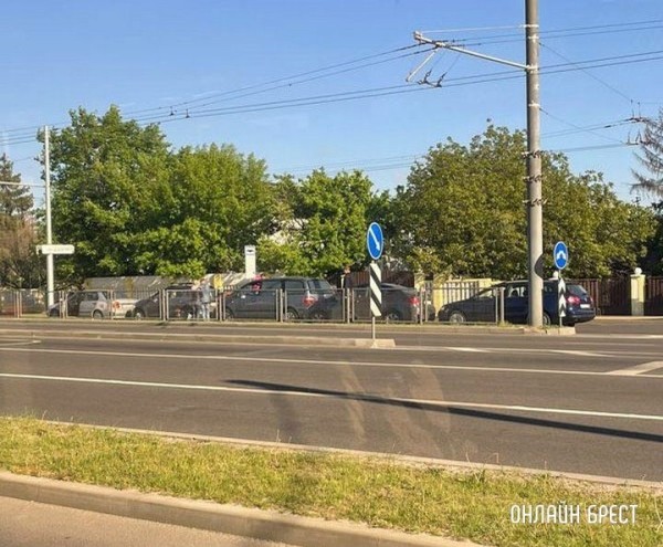 
                Читатель: Сегодня на Партизанском в Бресте серьёзно столкнулись автомобили. А на Зелёной в ДТП попали несколько авто
            