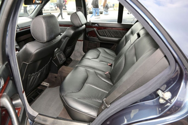 «После $30 000 вложения перестал считать». Пообщались с владельцами старых Mercedes