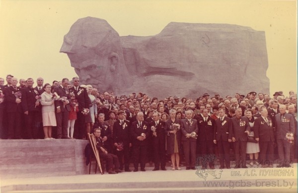 День открытия Мемориального комплекса «Брестская крепость-герой». Фото и подробности День открытия Мемориального комплекса «Брестская крепость-герой». Фото и подробности