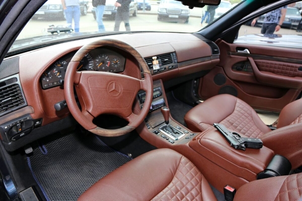 «После $30 000 вложения перестал считать». Пообщались с владельцами старых Mercedes