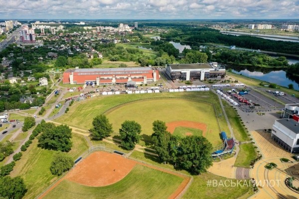 В Бресте возле Ледового проходит выставка-ярмарка «Садовый маркет»
             
                В Бресте возле Ледового проходит выставка-ярмарка «Садовый маркет»
