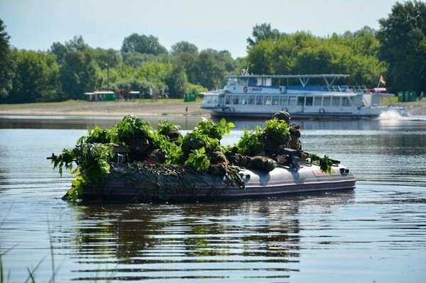 В Пинске с одним из десантно-штурмовых батальонов 38-й Брестской отдельной десантно-штурмовой бригады прошло контрольно-тактические занятие В Пинске с одним из десантно-штурмовых батальонов 38-й Брестской отдельной десантно-штурмовой бригады прошло контрольно-тактические занятие