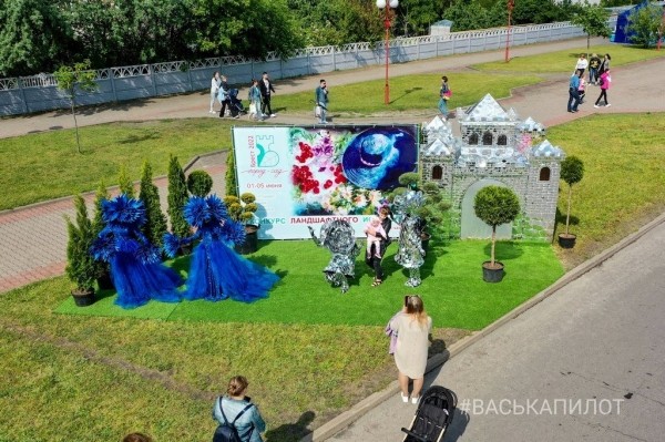 В Бресте возле Ледового проходит выставка-ярмарка «Садовый маркет»
             
                В Бресте возле Ледового проходит выставка-ярмарка «Садовый маркет»