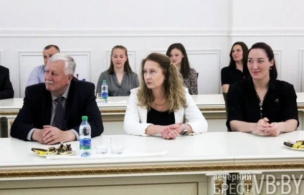 «Ковры Бреста» в будущем снова смогут стать титульным спонсором женского брестского волейбола «Ковры Бреста» в будущем снова смогут стать титульным спонсором женского брестского волейбола