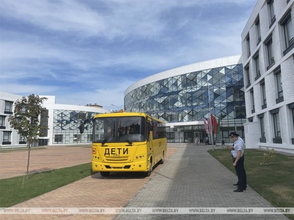 Самая большая в России школа построена с участием Беларуси Самая большая в России школа построена с участием Беларуси