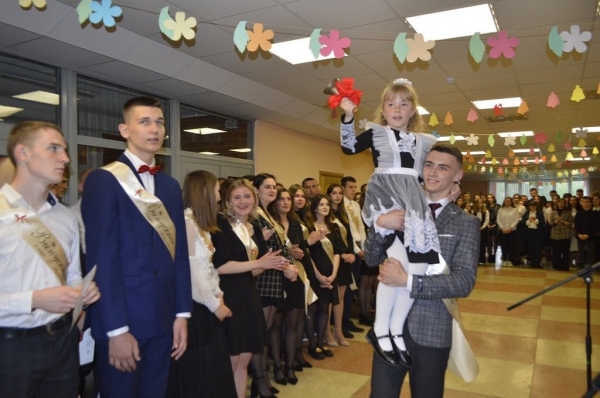 Последний звонок в районной гимназии (Малорита)