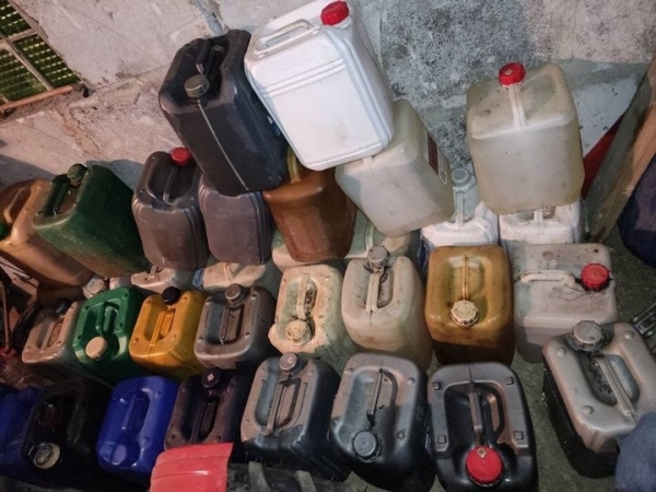 У тракториста в гараже под Лидой нашли 1 000 литров топлива У тракториста в гараже под Лидой нашли 1 000 литров топлива