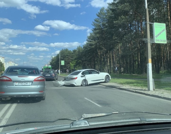Автобус с пассажирами попал в аварию в Пинске Автобус с пассажирами попал в аварию в Пинске