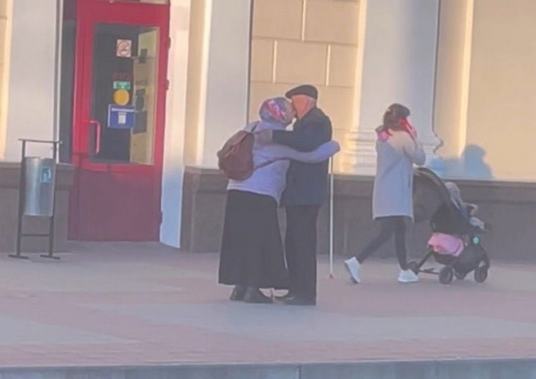 Наблюдаю такую картину
             
                Наблюдаю такую картину