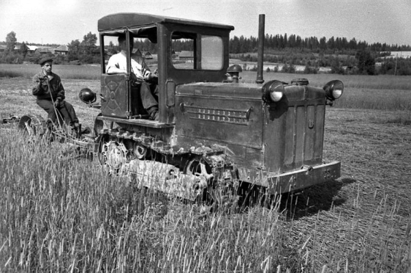 Юбилейные «Беларусы» как вехи истории – что мы знаем об этих тракторах Юбилейные «Беларусы» как вехи истории – что мы знаем об этих тракторах