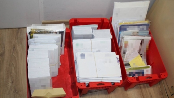 В Польше почтальонка влюбилась и не имела времени разносить письма - теперь ей грозит заключение В Польше почтальонка влюбилась и не имела времени разносить письма - теперь ей грозит заключение