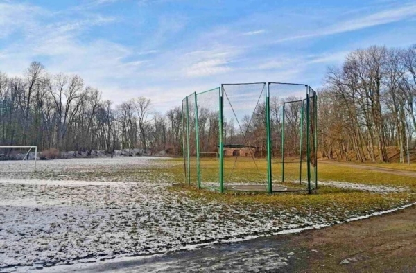 Встретились зима и весна. В парке в Высоком можно застать обе поры года (Брестская область) Встретились зима и весна. В парке в Высоком можно застать обе поры года (Брестская область)