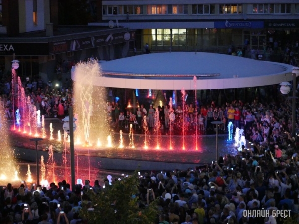 Сезон фонтанов в Бресте откроют 29 апреля. Опубликован график работы Сезон фонтанов в Бресте откроют 29 апреля. Опубликован график работы
